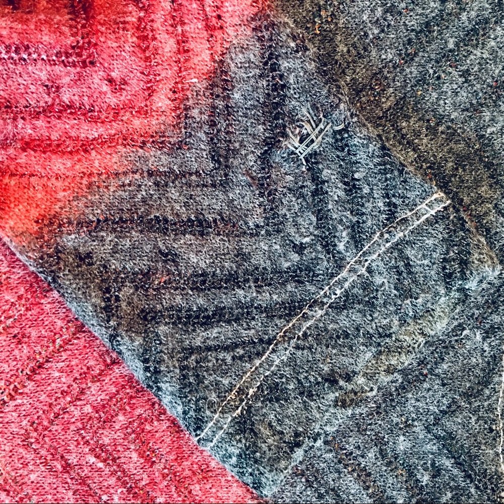 Lightweight Patterned Duster Sweater - Picture 6 of 7